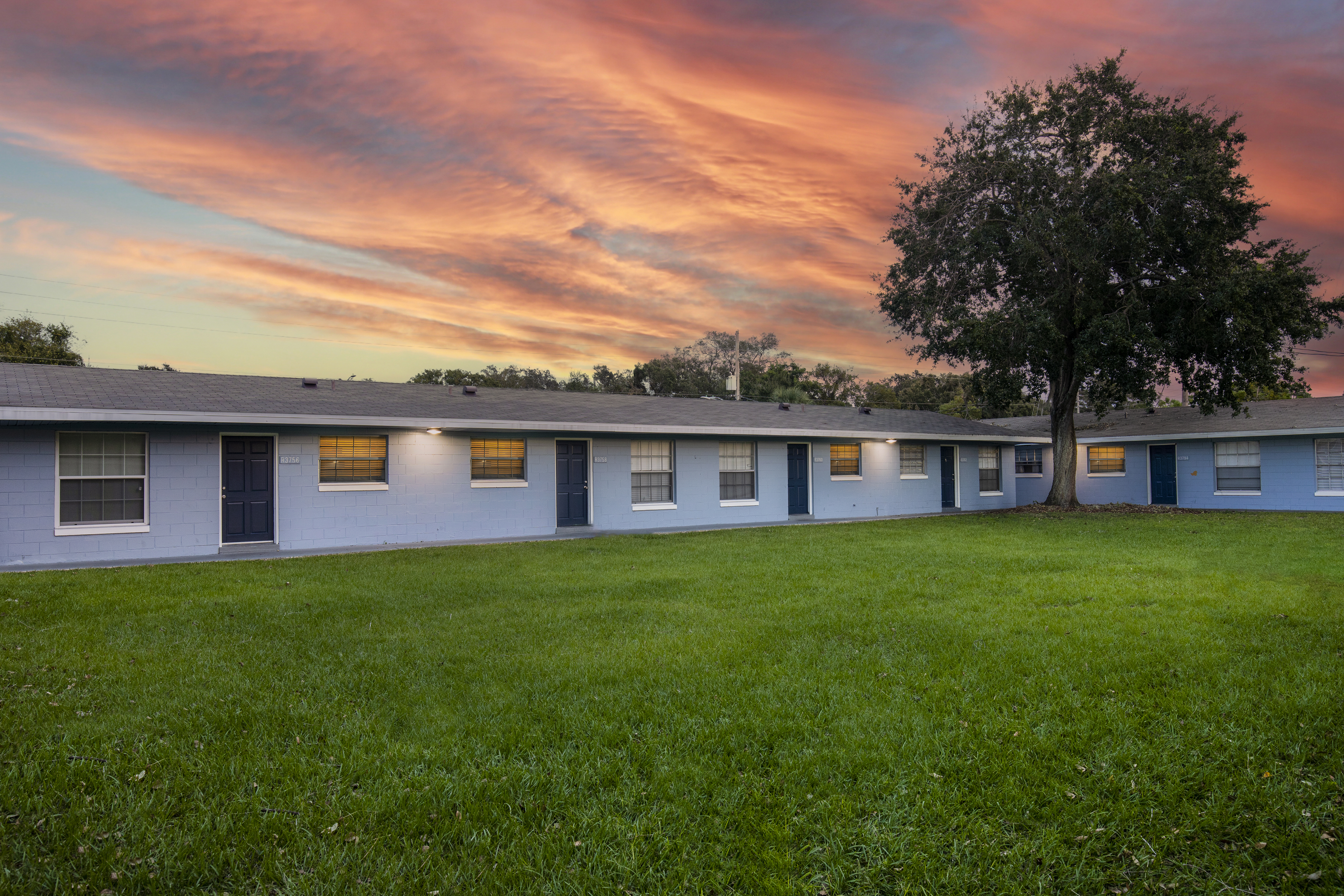 Courtyard Villas The Multifamily Advisory Group at Cushman & Wakefield